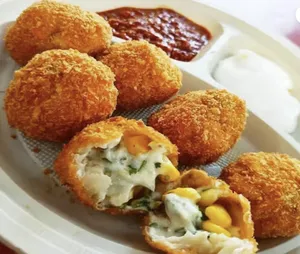 Corn Cheese Hot & Crispy Momos